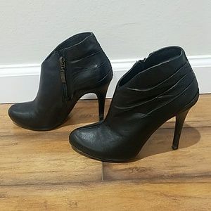 Guess Black leather Booties Heels